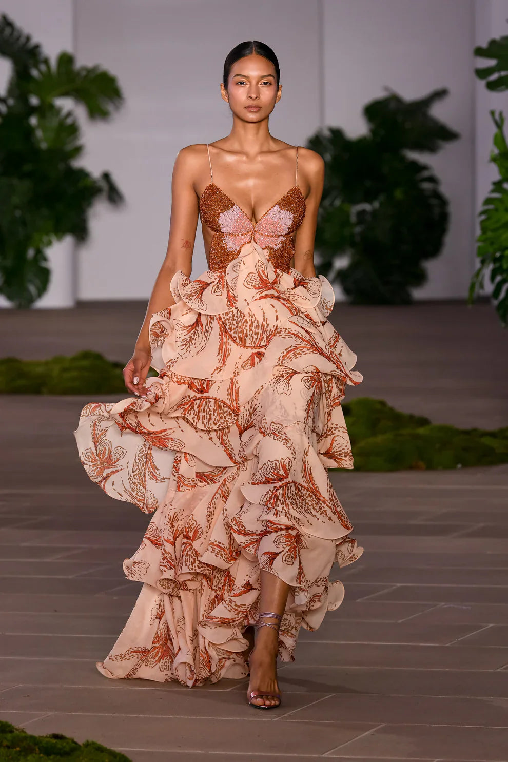 Vestido Nahia | Ligero con Volantes que Favorece